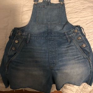 Overall shorts madewell never worn! (No tags )